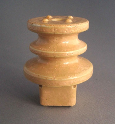 Electrical insulator; Crown Lynn Technical Ceramics Limited; 1940-1975; 2009.1.1777