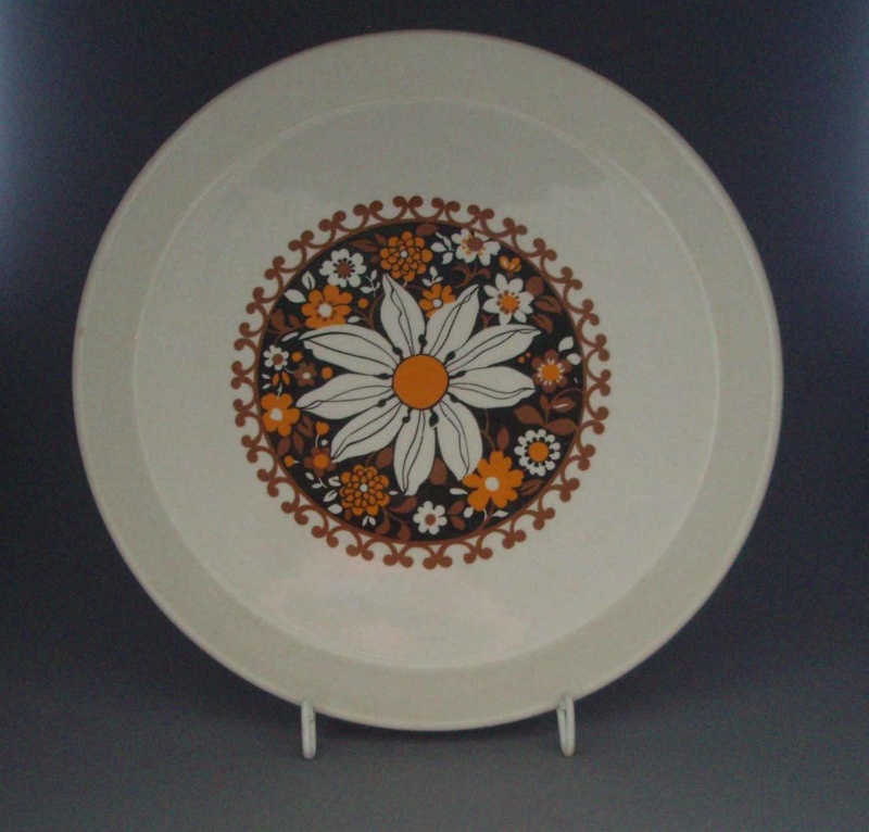 Dinner Plate Valencia Crown Lynn Potteries Limited 1971 1985 2008
