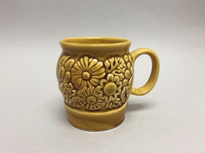 Mug - floral; Titian Potteries (1965) Limited; 1978-1989; 2015.32.1