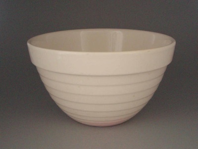 Basin; Crown Lynn Potteries Limited; 1955-1989; 2008.1.2070