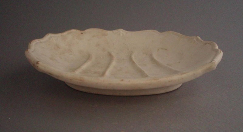 Soap dish - bisque; Titian Potteries (1965) Limited; 1985-1989; 2009.1.106
