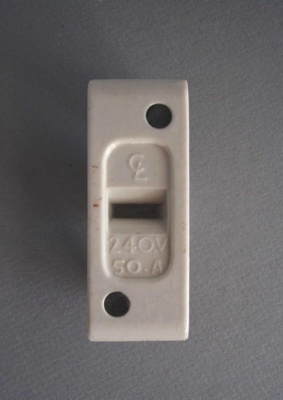 Fuse holder; Crown Lynn Technical Ceramics Limited; 1960-1980; 2009.1.1700