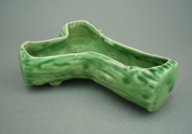 Trough - log shape; Amalgamated Brick and Pipe Company Limited; 1940-1955; 2008.1.235