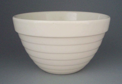 Basin; Crown Lynn Potteries Limited; 1955-1989; 2008.1.577