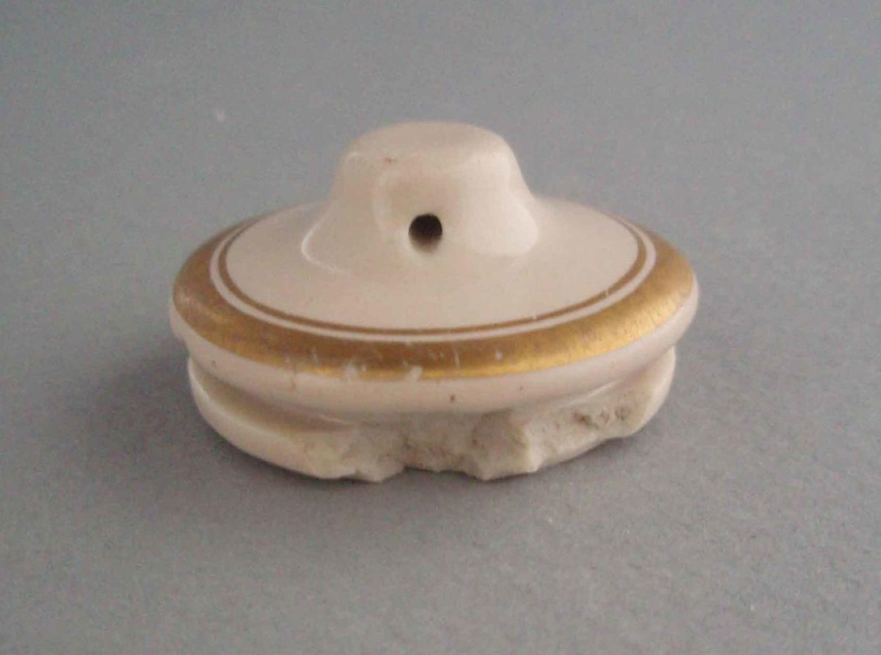 Bathroom plug; Crown Lynn Technical Ceramics Limited; 1964-1989; 2008.1.693