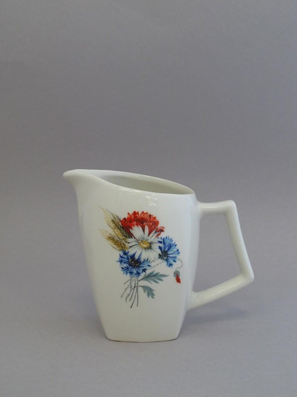 Jug - floral; Titian Potteries (1965) Limited; 1960-1968; 2015.24.62