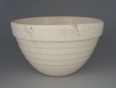 Basin; Crown Lynn Potteries Limited; 1955-1989; 2008.1.2066