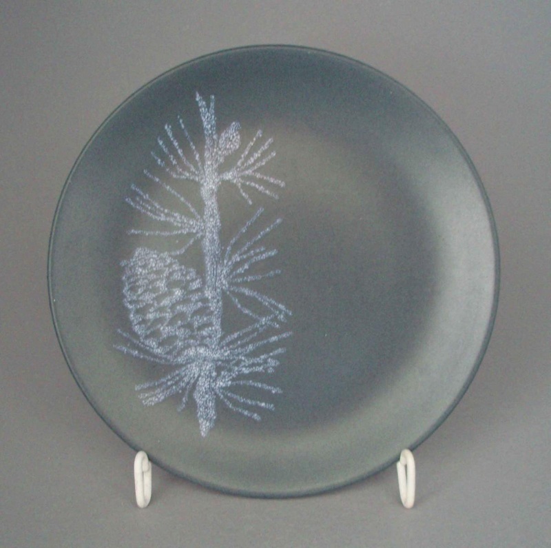Bread and butter plate - Pine pattern; Crown Lynn Potteries Limited; 1966-1972; 2008.1.1333 Bread and butter plate - Pine pattern; Crown Lynn Potteries Limited; 1966-1972; 2008.1.1333