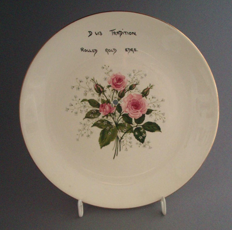 Cake plate - Tradition pattern sample; Crown Lynn Potteries Limited; 1958-1965; 2008.1.2313 Cake plate - Tradition pattern sample; Crown Lynn Potteries Limited; 1958-1965; 2008.1.2313