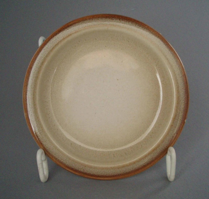 Butter pat; Crown Lynn Potteries Limited; 1978-1989; 2008.1.1162 Butter pat; Crown Lynn Potteries Limited; 1978-1989; 2008.1.1162