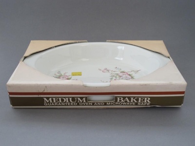 Baking dish - Spring Fair pattern; Crown Lynn Potteries Limited; 1984-1989; 2015.1.28.1-2
