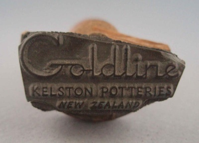 Backstamp - Goldline; Crown Lynn Potteries Limited; 1960-1969; 2008.1.2162