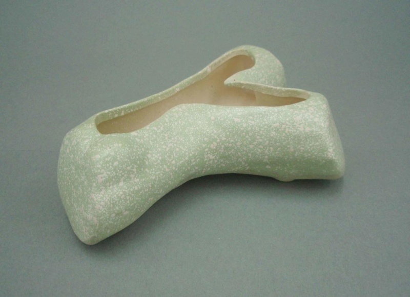 Trough - log shape; Amalgamated Brick and Pipe Company Limited; 1940-1955; 2008.1.231