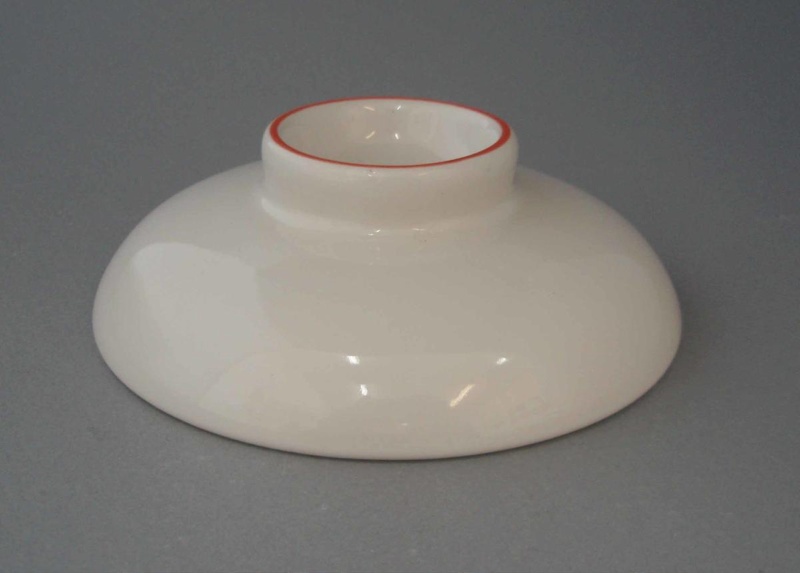 Casserole lid; Crown Lynn Potteries Limited; 1976-1989; 2009.1.946 Casserole lid; Crown Lynn Potteries Limited; 1976-1989; 2009.1.946