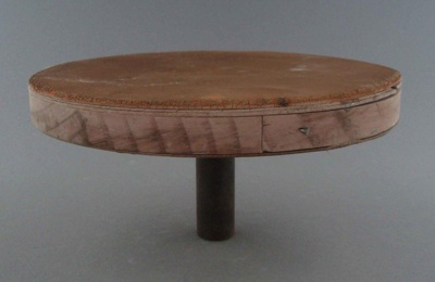 Banding wheel; Crown Lynn Potteries Limited; 1950-1980; 2009.1.1281