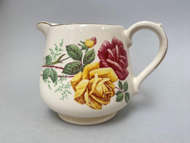 Jug - Bouquet; Crown Lynn Potteries Limited; 1950s-1960s; 2016.48.54