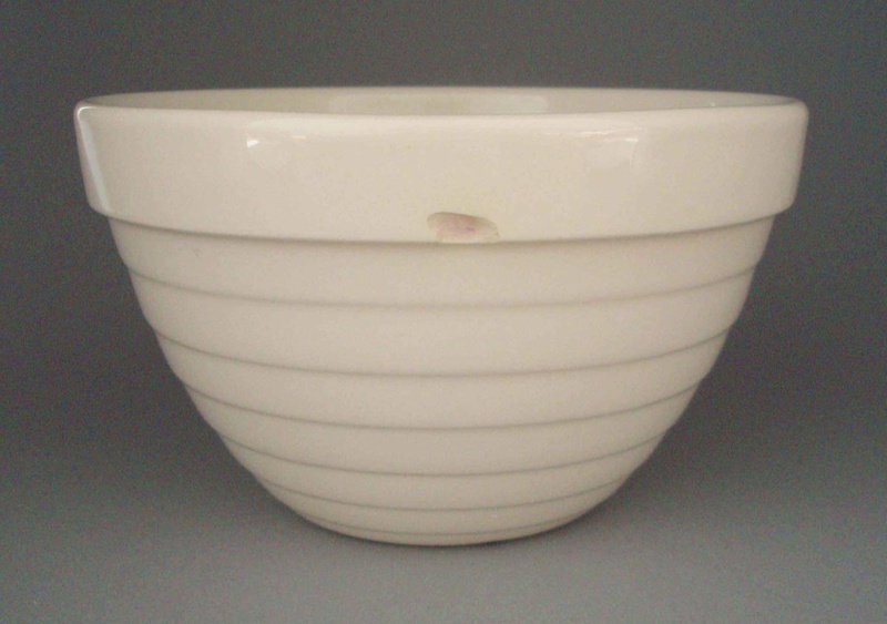 Basin; Crown Lynn Potteries Limited; 1955-1989; 2008.1.582