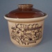 Casserole and lid - bakehouse; Crown Lynn Potteries Limited; 1979-1989; 2008.1.1059.1-2