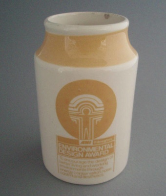 Ball point pen jar; Crown Lynn Potteries Limited; 1969-1989; 2008.1.1799