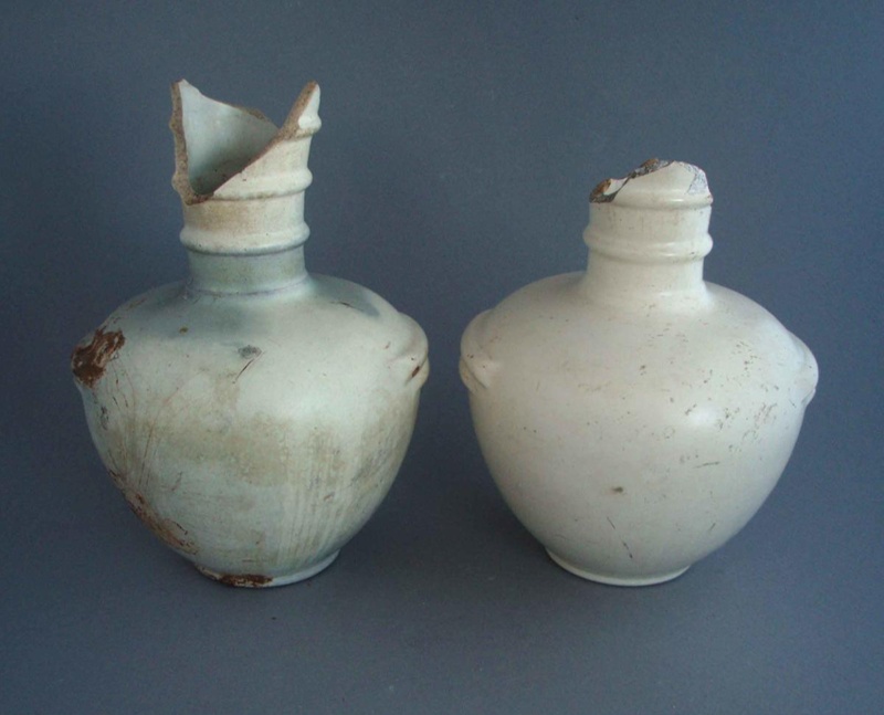 Two vases; Crown Lynn Potteries Limited; 1948-1960; 2009.1.2036.1-2