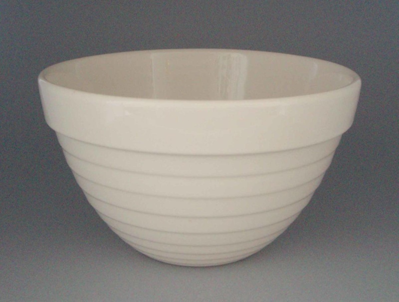 Basin; Crown Lynn Potteries Limited; 1955-1989; 2008.1.2067