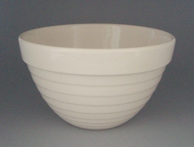 Basin; Crown Lynn Potteries Limited; 1955-1989; 2008.1.2067