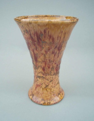 Vase; Crown Lynn Potteries Limited; 1945-1955; 2008.1.271