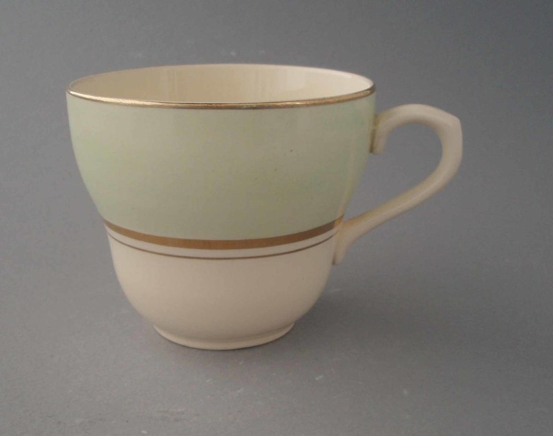 Cup; Crown Lynn Potteries Limited; 1960-1975; 2009.1.924