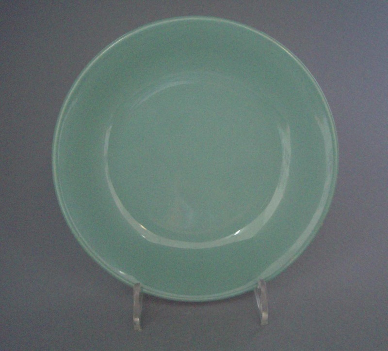 Butter pat - Roydon South Pacific pattern; Crown Lynn Potteries Limited; 1965-1975; 2009.1.61