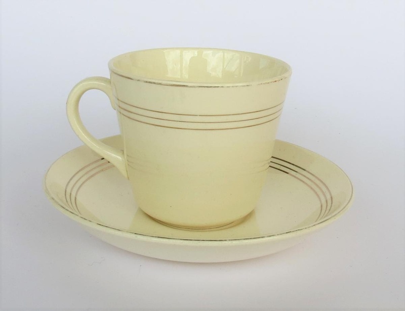 Cup and saucer - Starline pattern; Crown Lynn Potteries Limited; 1961-1965; 2016.48.93