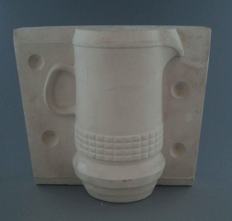Case - coffee pot; Crown Lynn Potteries Limited; 1971; 2009.1.1354 Case - coffee pot; Crown Lynn Potteries Limited; 1971; 2009.1.1354
