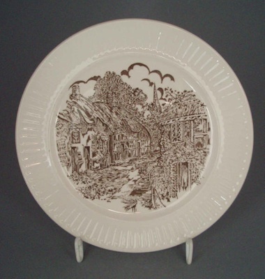 Bread and butter plate - Tradition pattern; Crown Lynn Potteries Limited; 1969-1989; 2008.1.1485