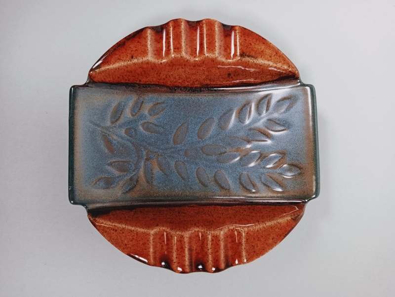 Ashtray - Ceramica; Crown Lynn Potteries Limited; 1970s; 2016.48.44