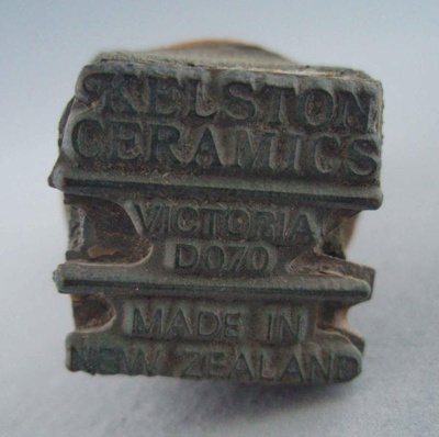 Backstamp - Victoria; Crown Lynn Potteries Limited; 1965-1985; 2008.1.2133