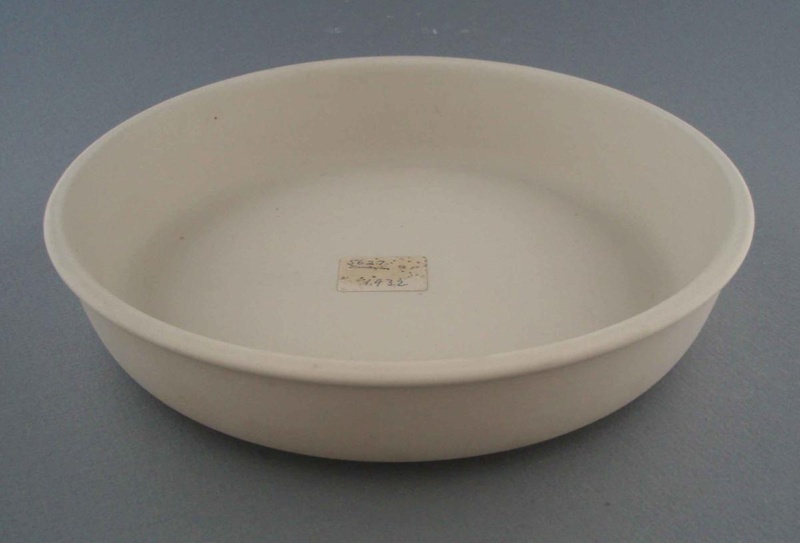 Baker - bisque; Crown Lynn Potteries Limited; 1977-1989; 2009.1.634