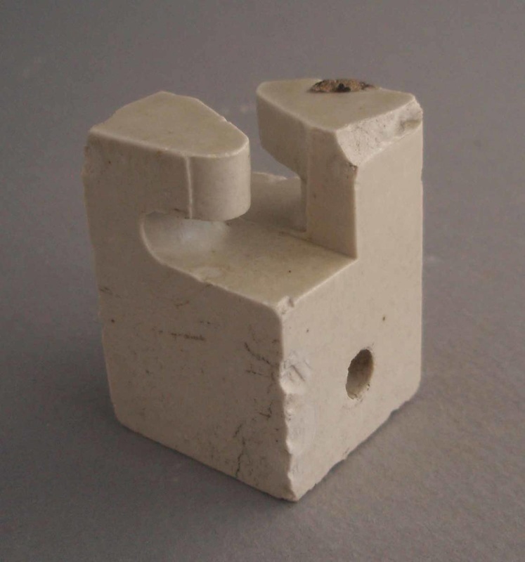 Electrical fixture; Crown Lynn Technical Ceramics Limited; 1940-1975; 2009.1.1766