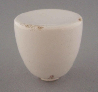 Door handle; Crown Lynn Technical Ceramics Limited; 1976-1989; 2008.1.675