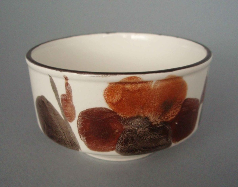 Bowl - floral; Mayon Ceramics; 1972-1982; 2008.1.566