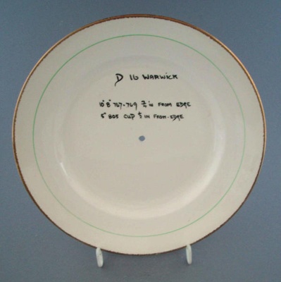 Cake plate - Warwick pattern sample; Crown Lynn Potteries Limited; 1958-1965; 2009.1.1102