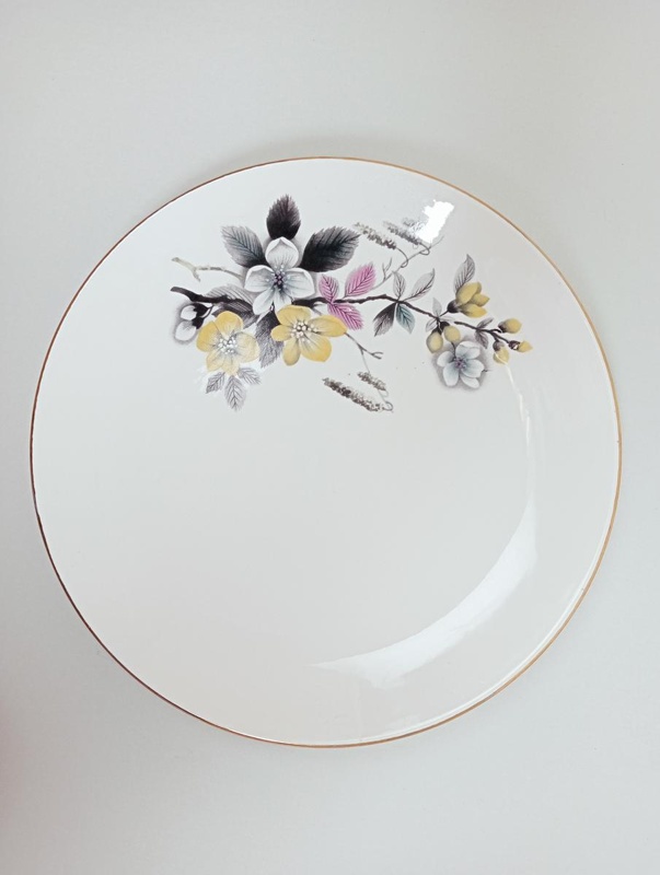 Lunch plate - syrem; Crown Lynn Potteries Limited; 2016.48.131