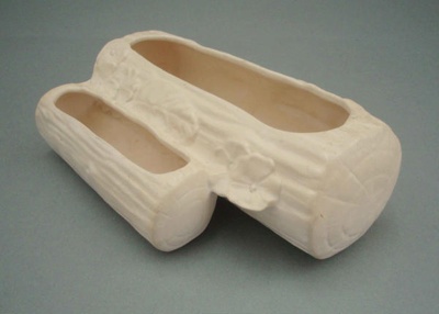 Trough - log shape; Amalgamated Brick and Pipe Company Limited; 1940-1955; 2008.1.233