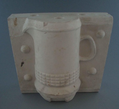 Case - coffee pot; Crown Lynn Potteries Limited; 1971; 2009.1.1353