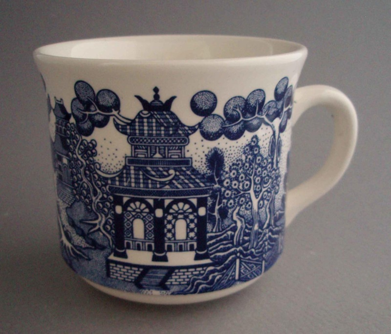 Cup - Blue Willow pattern; Crown Lynn Potteries Limited; 1984-1989; 2009.1.156