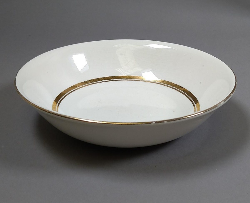 Dessert bowl - Gay Gold pattern; Crown Lynn Potteries Limited; 1955-1969; 2016.48.141 Dessert bowl - Gay Gold pattern; Crown Lynn Potteries Limited; 1955-1969; 2016.48.141