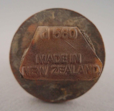 Backstamp - d.560; Crown Lynn Potteries Limited; 1982-1985; 2008.1.2098
