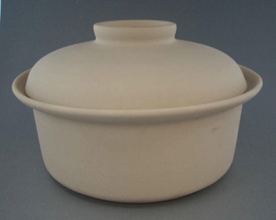 Casserole and lid - bisque; Crown Lynn Potteries Limited; 1977-1989; 2009.1.763.1-2