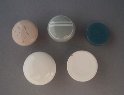 Handle, cupboard or drawer x5; Crown Lynn Technical Ceramics Limited; 1960-1989; 2009.1.1833.1-5