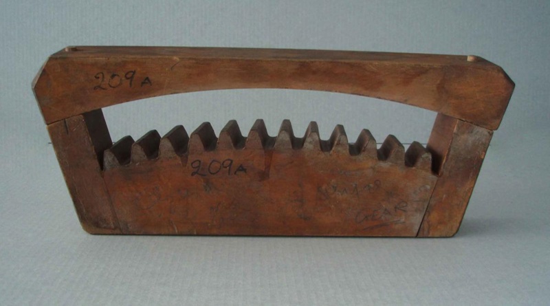 Wooden pattern; Unknown; 1940-1970; 2010.1.62.1-2