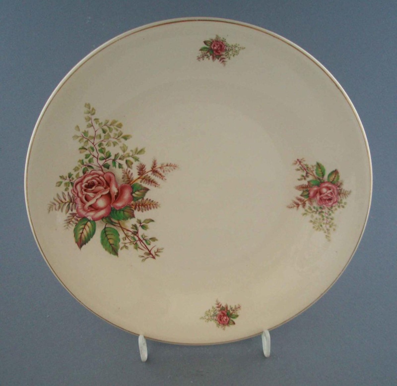 Cake plate - floral; Crown Lynn Potteries Limited; 1948-1955; 2009.1.1108 Cake plate - floral; Crown Lynn Potteries Limited; 1948-1955; 2009.1.1108