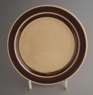 Bread and butter plate - Colonial pattern; Crown Lynn Potteries Limited; 1977-1986; 2008.1.1588